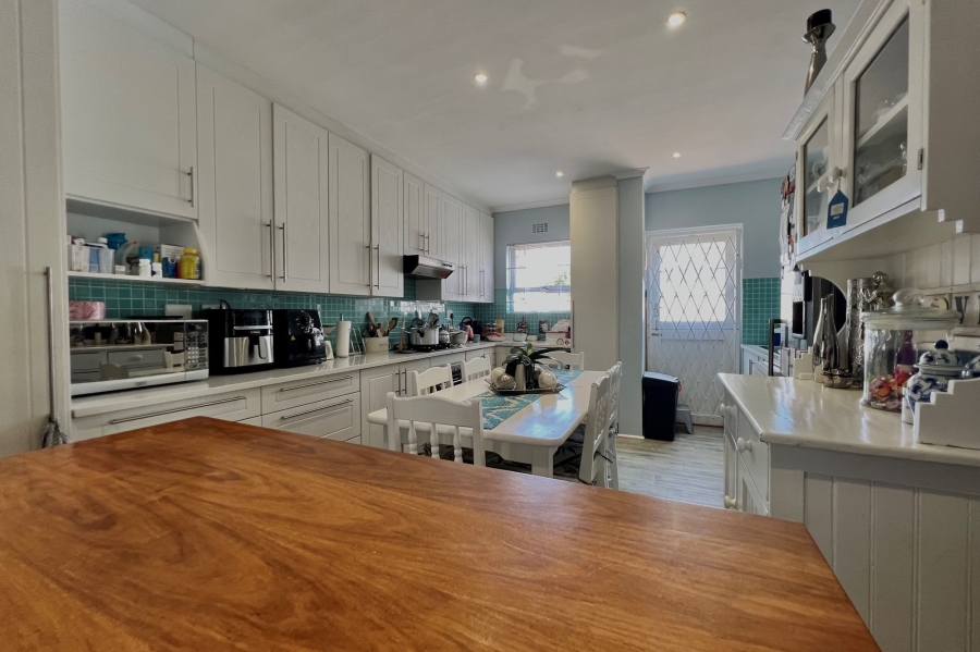 To Let 4 Bedroom Property for Rent in Sunningdale Western Cape